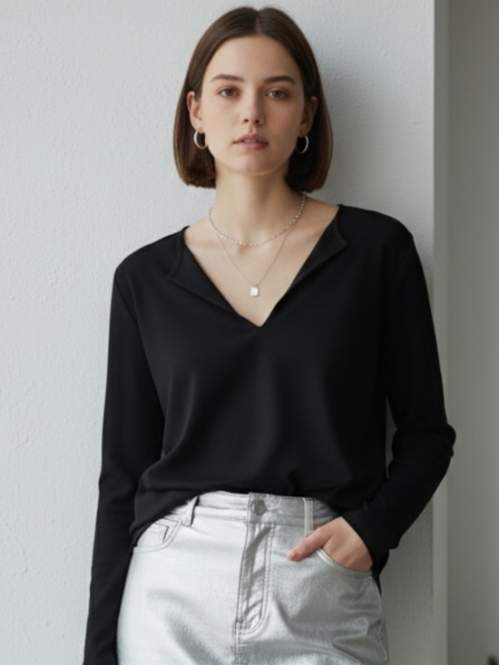 DKNYC Tops - 🤩 DKNY Pretty Black Top